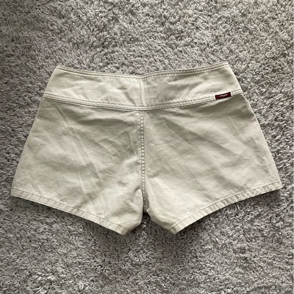 Y2K Vintage Angels 2000s Tan Low-Rise Shorts With Belt - Picture 4 of 7